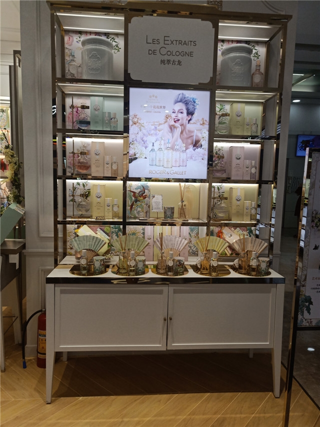 不锈钢木结合展示柜