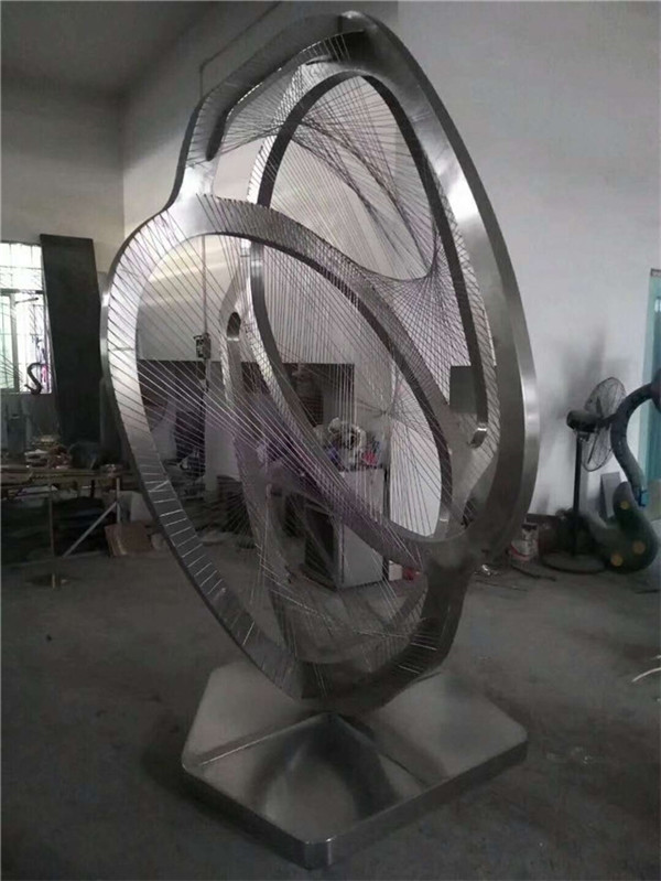 不锈钢异形雕塑