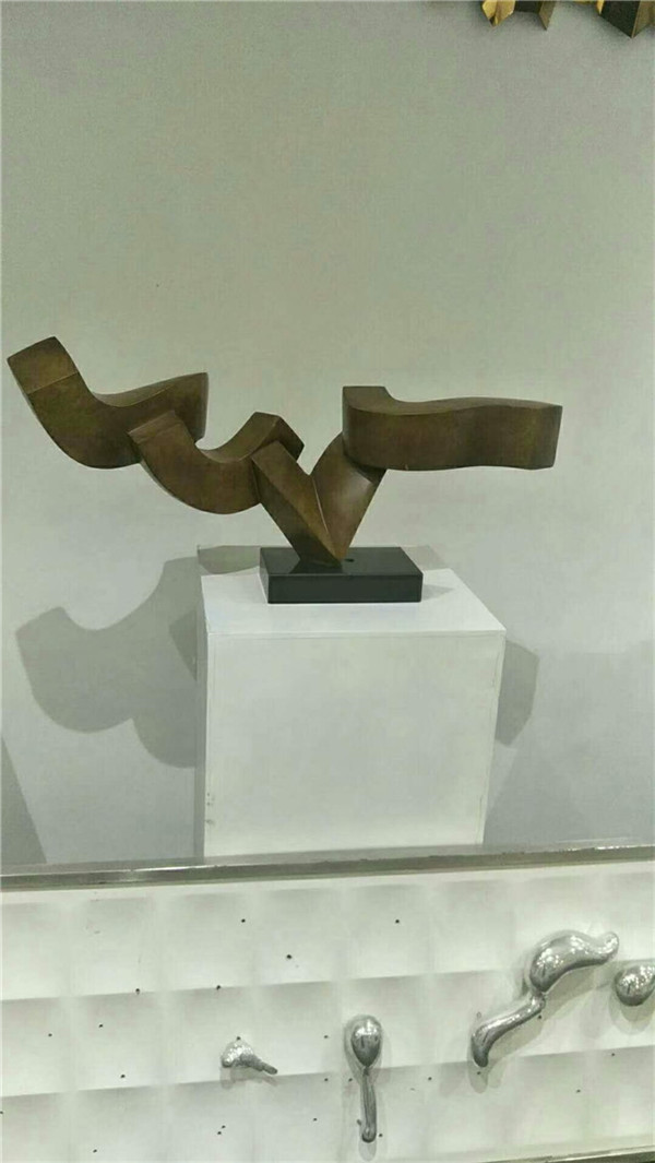 不锈钢异形雕塑