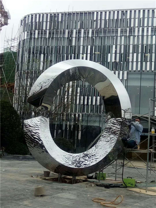不锈钢异形雕塑